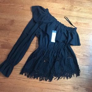 BCBGMAXAZRIa women’s top